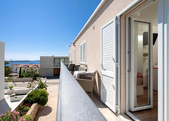 Milan Konukevi Hvar Town