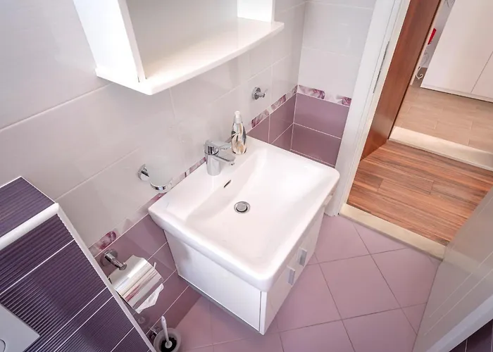 Milan Konukevi Hvar Town