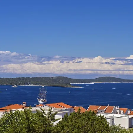 Gasthuis Milan Hvar Town
